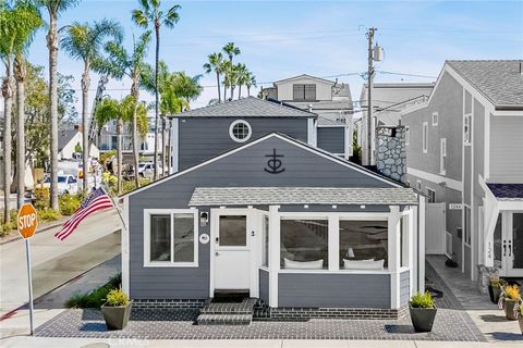 Photo of 126 Collins Ave, Newport Beach, CA 92662 (MLS # NP25239705)