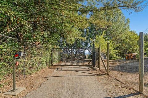 Tiny photo for 24854 Skyland Road, Los Gatos, CA 95033 (MLS # ML82037619)