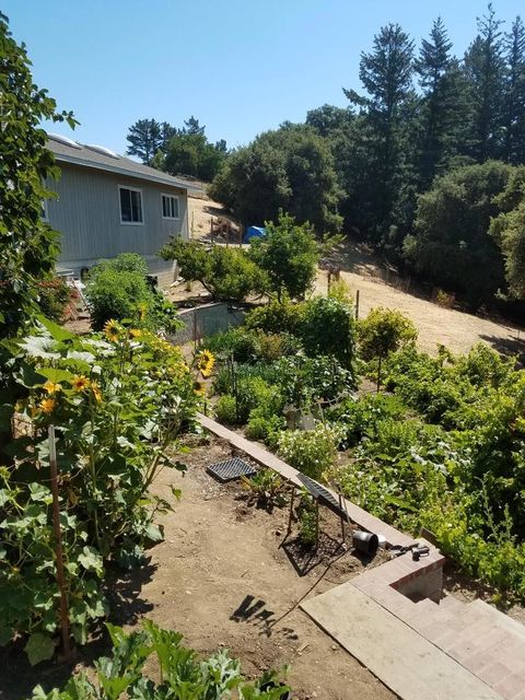 Tiny photo for 24854 Skyland Road, Los Gatos, CA 95033 (MLS # ML82037619)