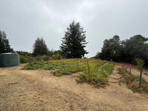Tiny photo for 24854 Skyland Road, Los Gatos, CA 95033 (MLS # ML82037619)