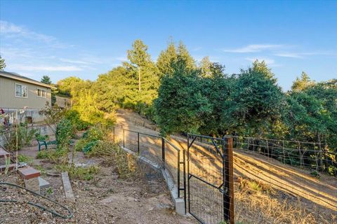 Tiny photo for 24854 Skyland Road, Los Gatos, CA 95033 (MLS # ML82037619)