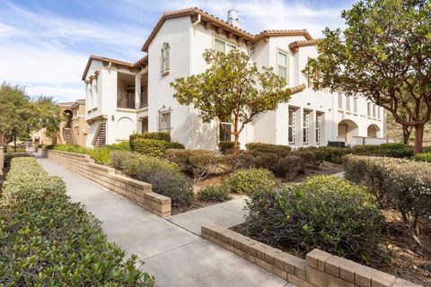 Photo of 12685 Savannah Creek Dr Dr #261, San Diego, CA 92128 (MLS # 260003087SD)