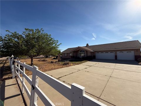 Photo of 6585 Escondido Ave, Oak Hills, CA 92344 (MLS # IG26081180)