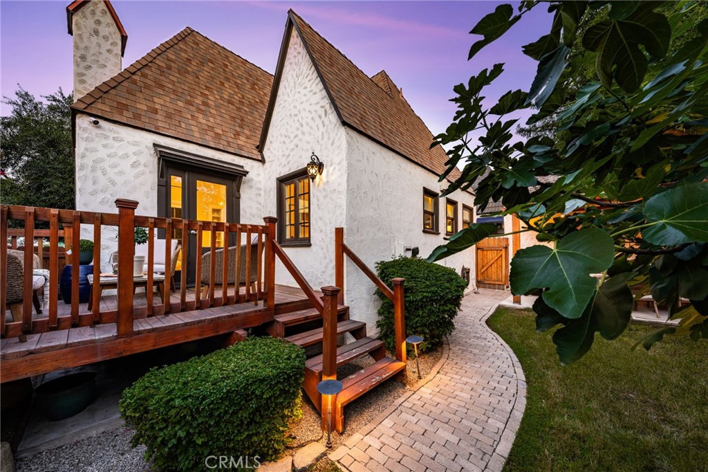 324 Normandie Court