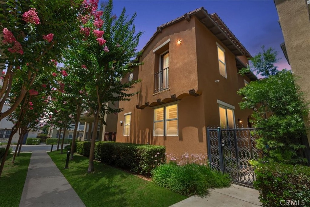 Welcome to this stunning townhouse in Montclair! Spanning three levels and offering 2,303 sq ft of living space, this home features two primary suites for both luxury and privacy. The first floor welcomes you with a spacious kitchen showcasing beautiful quartz countertops, warm cabinetry, and a walk-in pantry. The open-concept layout includes a dining area and a living room with soaring high ceilings, flooded with natural light.
Upstairs, you'll find a cozy primary bedroom with a sitting area, along with two additional bedrooms perfect for family or guests. The third floor is dedicated to a larger primary suite, complete with a walk-in closet and a relaxing jacuzzi tub — an ideal retreat after a busy day. Step outside to enjoy your private patio area, perfect for entertaining or family BBQs.
Located within a gated community with well-maintained amenities, including a family park and a dog park, this home combines comfort with convenience. Close to grocery stores, restaurants, and shops, everything you need is right nearby. The attached 2-car garage and inviting outdoor space make this residence both charming and functional.
Experience the perfect blend of style, comfort, and community in this beautiful Montclair townhouse!