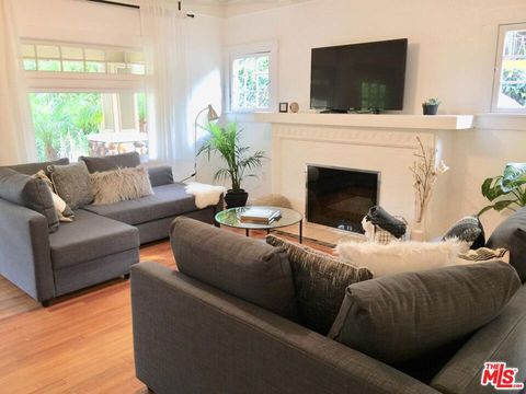 Photo of 2005 N Beachwood Drive, Los Angeles, CA 90068 (MLS # 24344287)