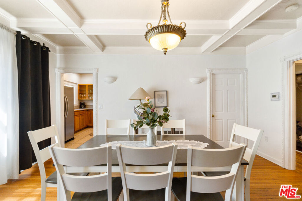 2005 N Beachwood Drive