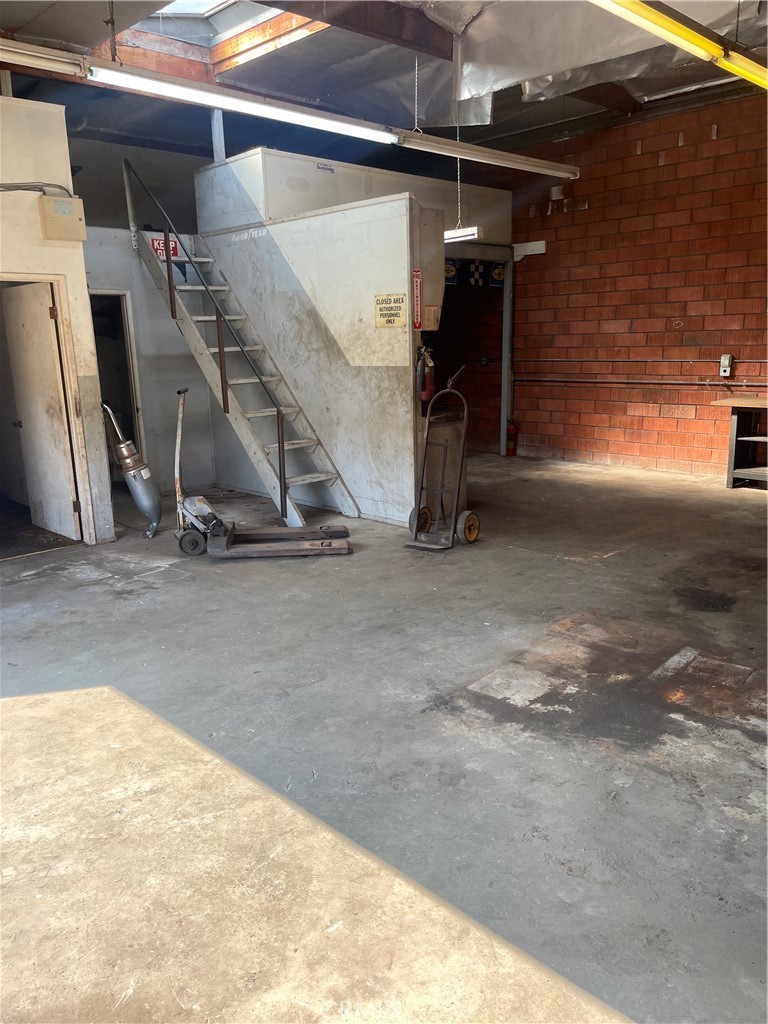 2044 W 166th Street