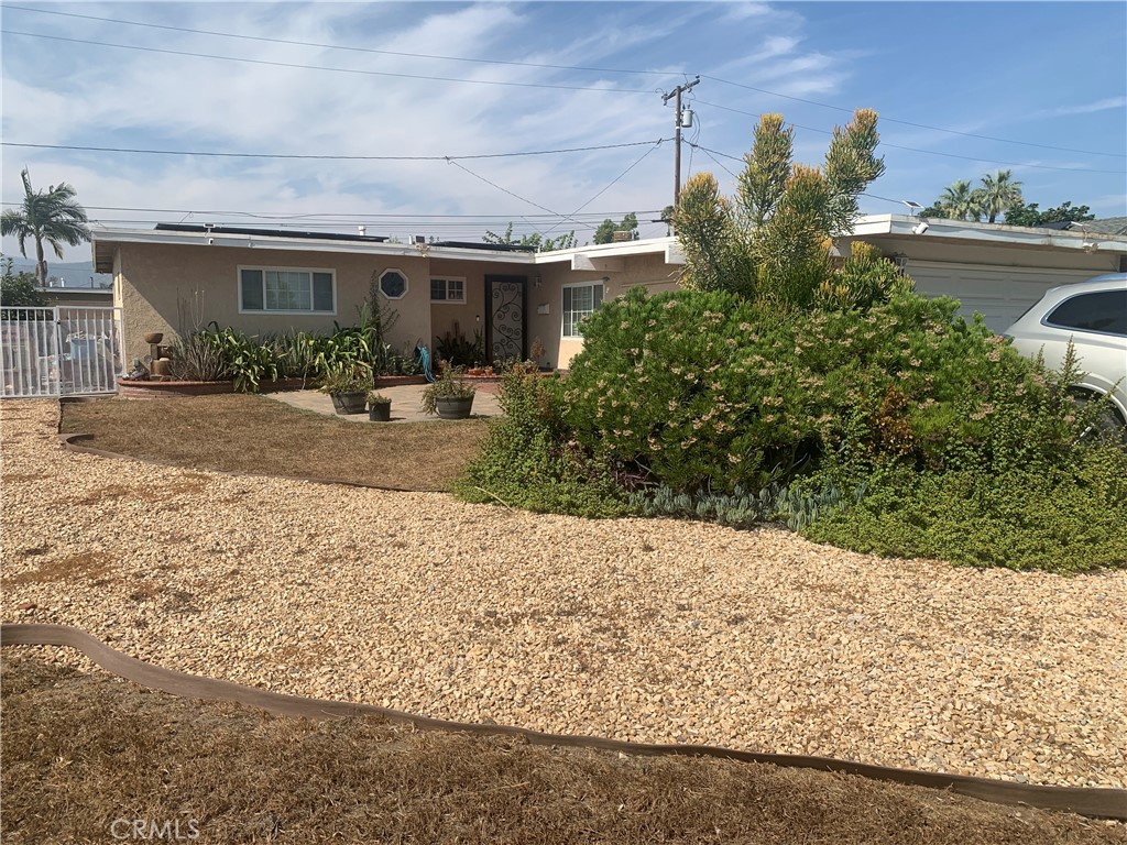 3 bedrooms and 2 baths in a 7,519 sq feet lot. This is a short sale and is priced to sell. Solar will be included in the sale, buyer to assume balance.