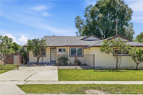 Photo of 2608 Balfour Ave, Fullerton, CA 92831 (MLS # PW26085034)