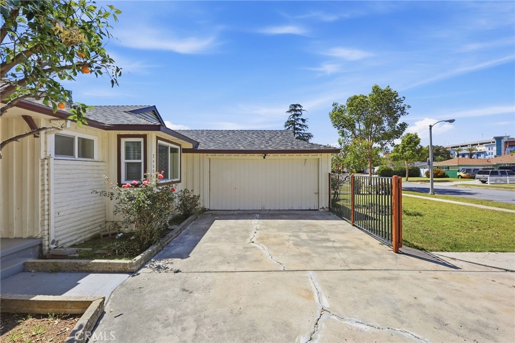 2608 Balfour