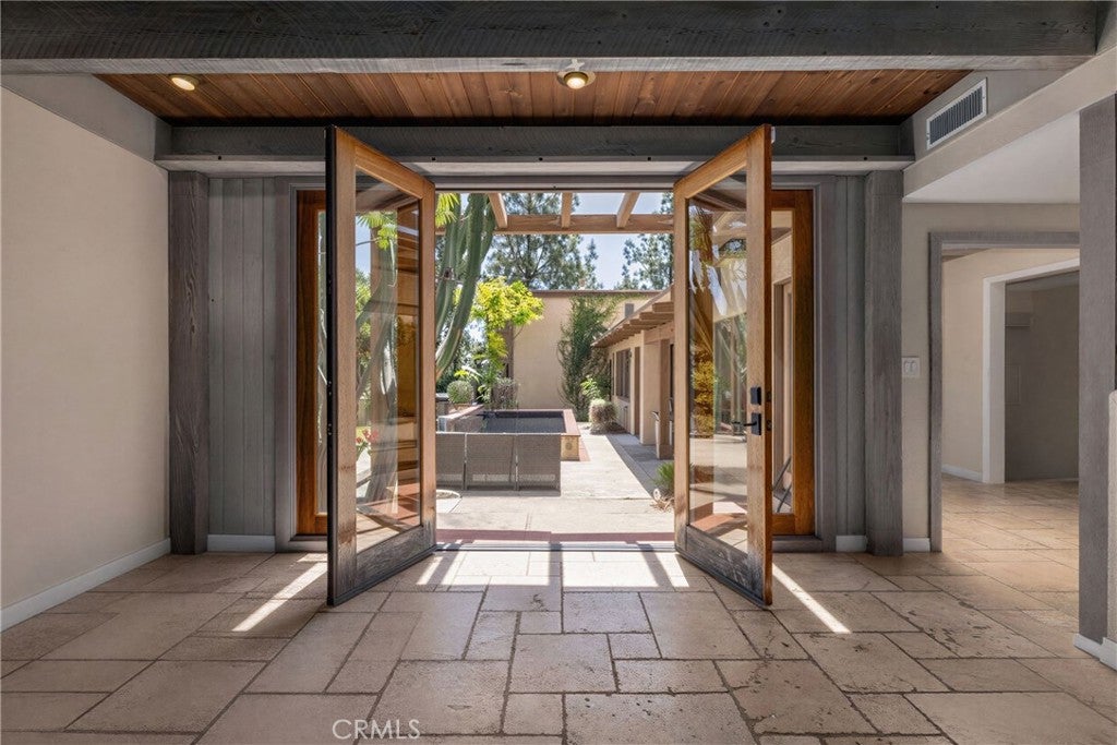 2480 Vista Drive