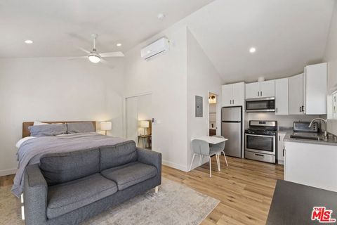 Tiny photo for 19014 Bessemer St, Tarzana, CA 91335 (MLS # 26675063)