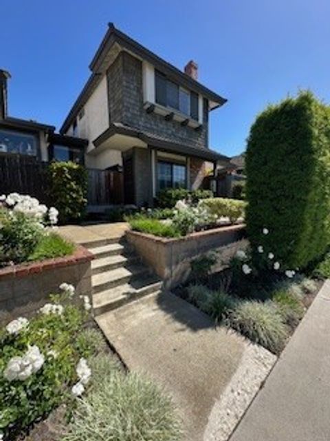 2436 SANTA ANA AVE Costa Mesa CA 92627