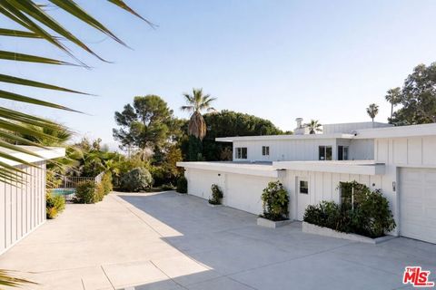 Photo of 6465 Sycamore Meadows Drive, Malibu, CA 90265 (MLS # 26634223)