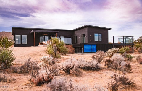 Photo of 6920 Juniper Road, Joshua Tree, CA 92252 (MLS # P1-28686)