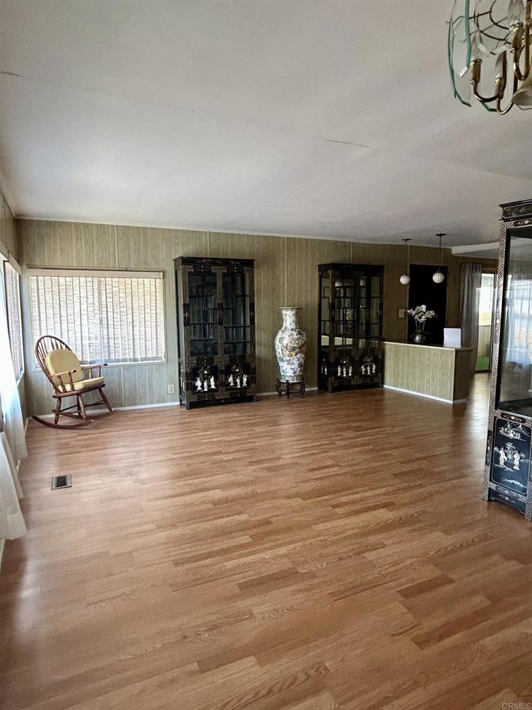 2280 E Valley Pkwy 43