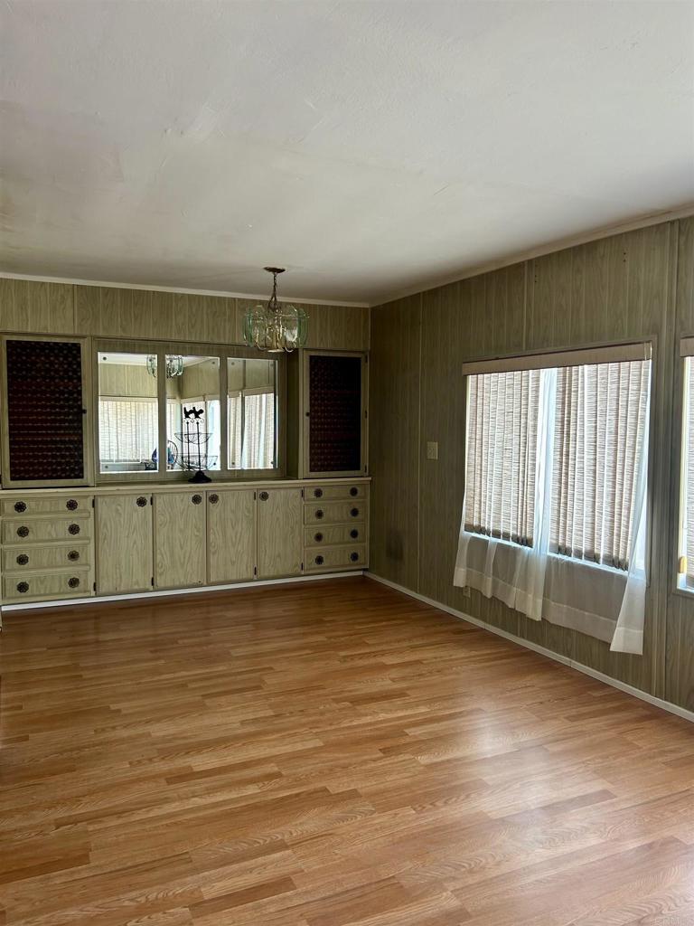 2280 E Valley Pkwy 43