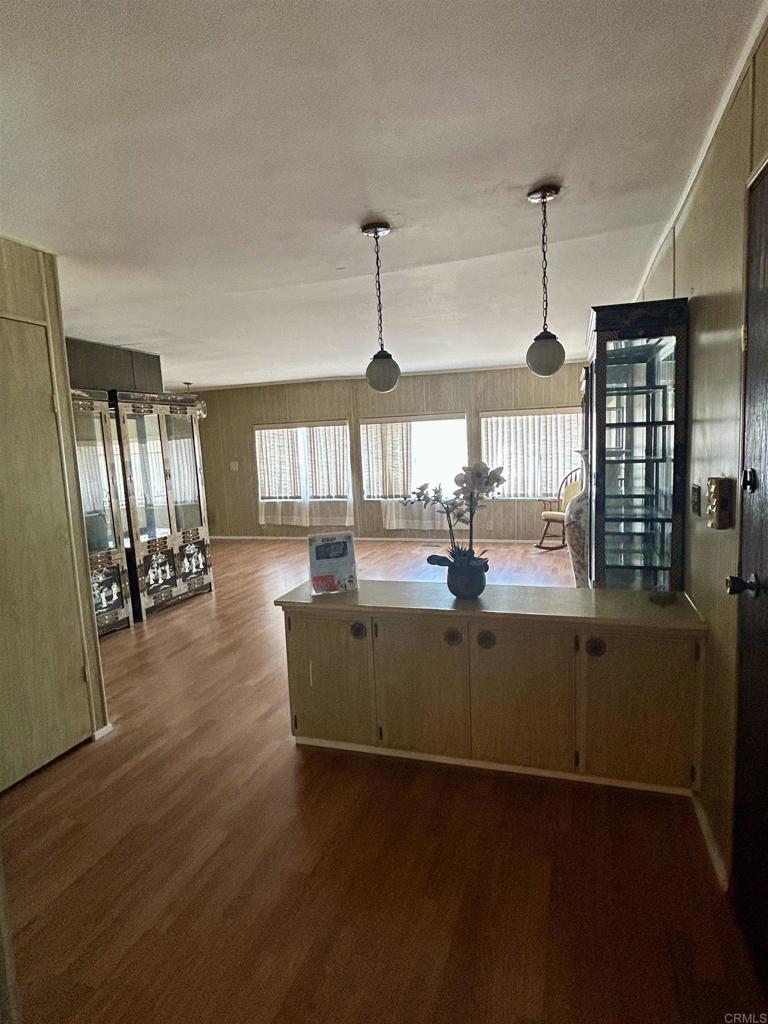 2280 E Valley Pkwy 43