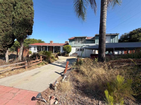 Photo of 400 Silvery Lane LN, El Cajon, CA 92020 (MLS # PTP2605819)