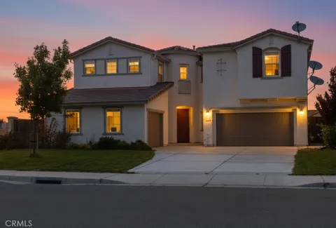 MLS: OC25259642