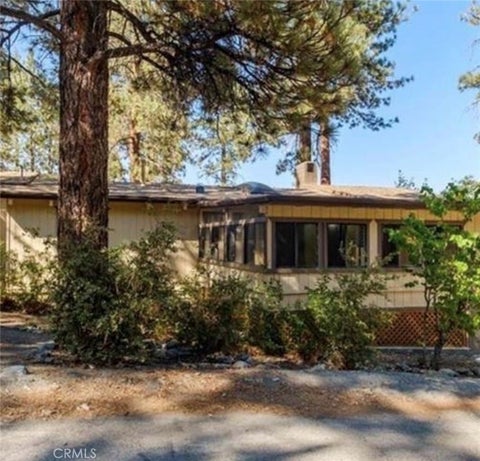 Photo of 1650 Blackbird RD, Wrightwood, CA 92397 (MLS # OC26195427)