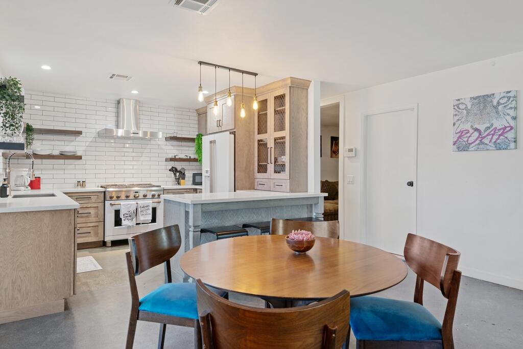 Desert Highland Gateway - Residential