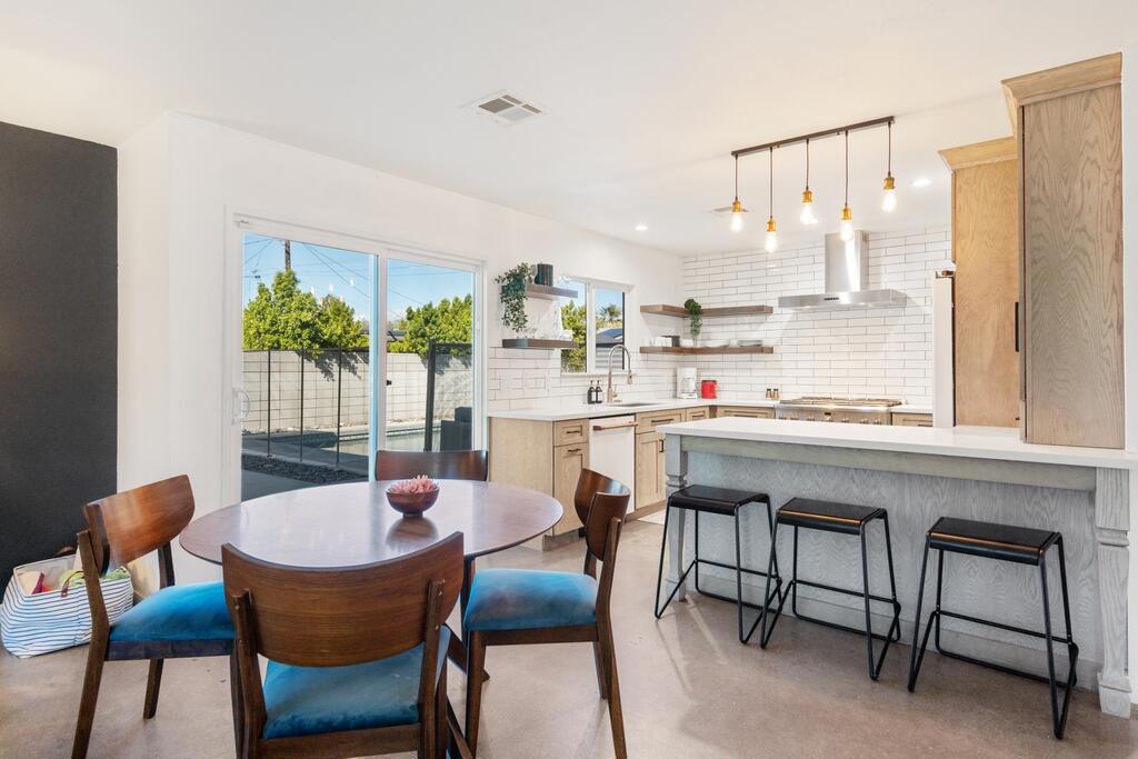 Desert Highland Gateway - Residential