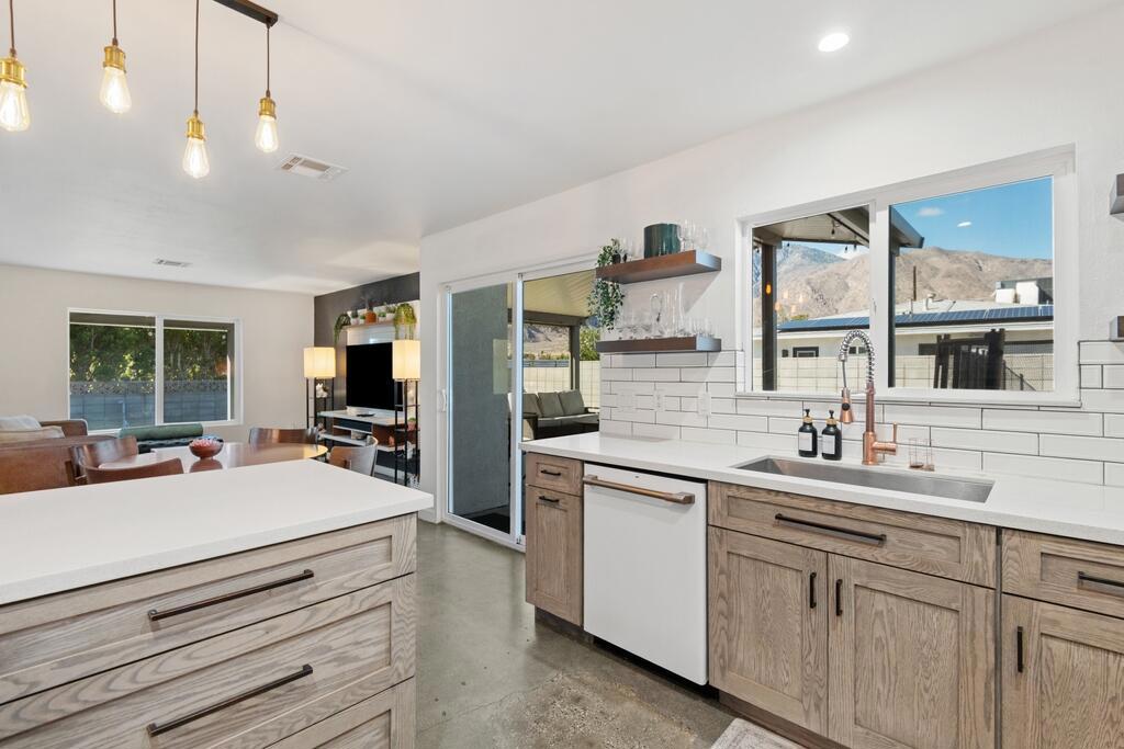 Desert Highland Gateway - Residential