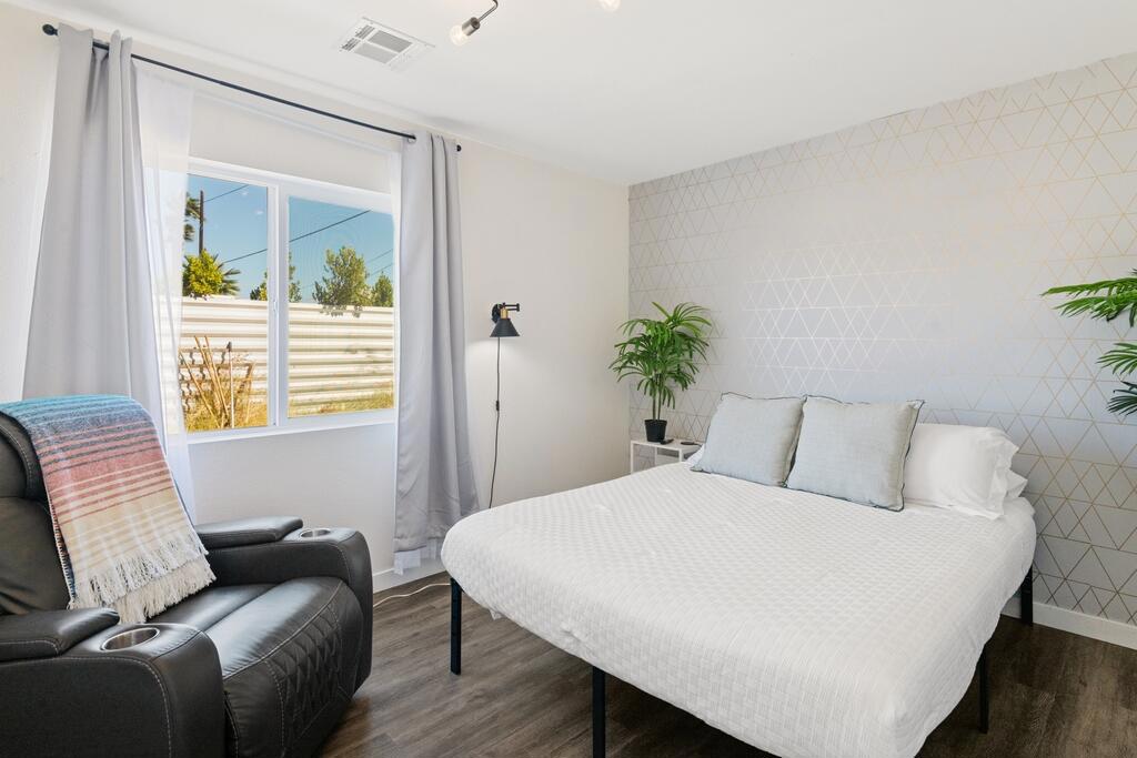 Desert Highland Gateway - Residential