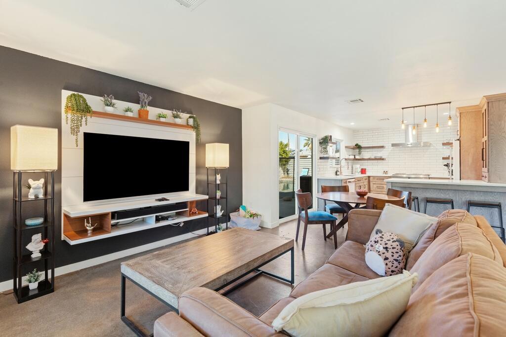 Desert Highland Gateway - Residential