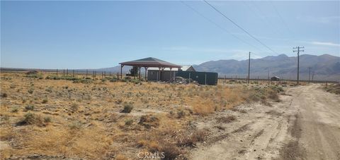 Photo of 7634 E Cinnabar Road, Cantil, CA 93519 (MLS # SR25117298)