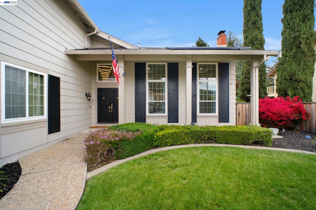 604 Lomond Cir