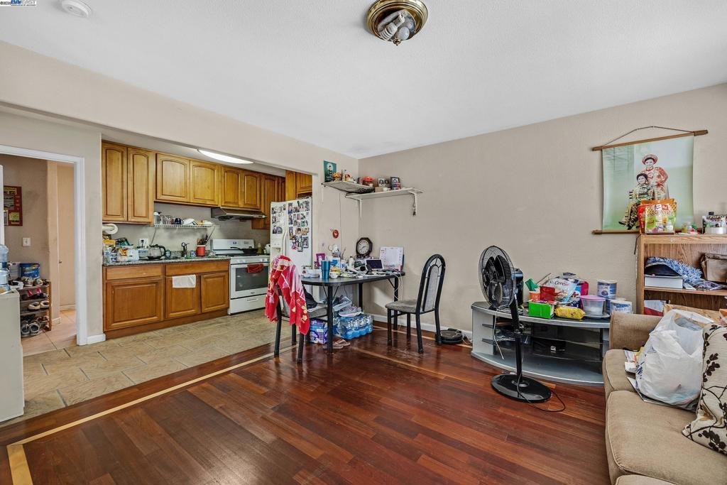 HIGHLAND TERRACE - Residential Income