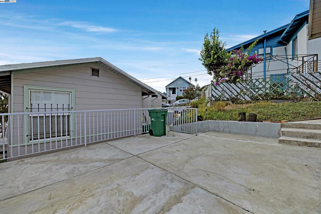 HIGHLAND TERRACE - Residential Income