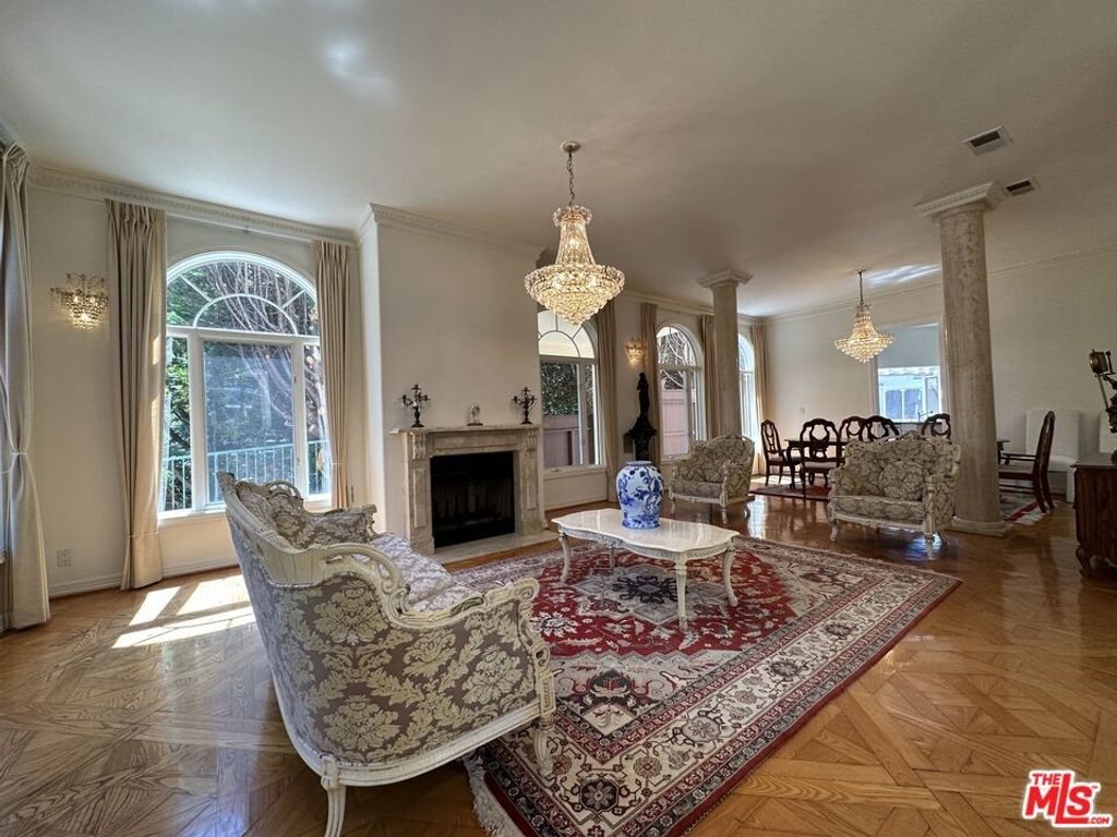 Photo of 623 Palisades Avenue, Santa Monica, CA 90402 (MLS # 26722441)