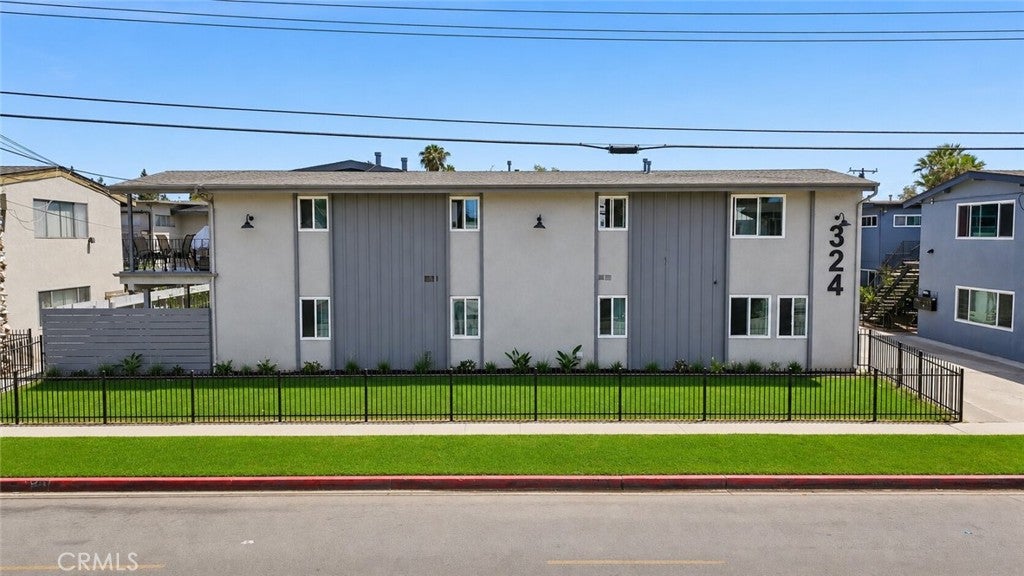 324 E Leatrice Lane