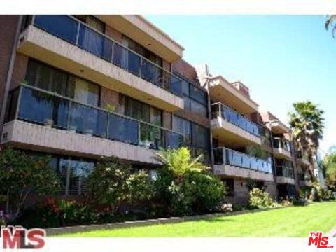 Photo of 125 N Gale Drive #204, Beverly Hills, CA 90211 (MLS # 26868663)