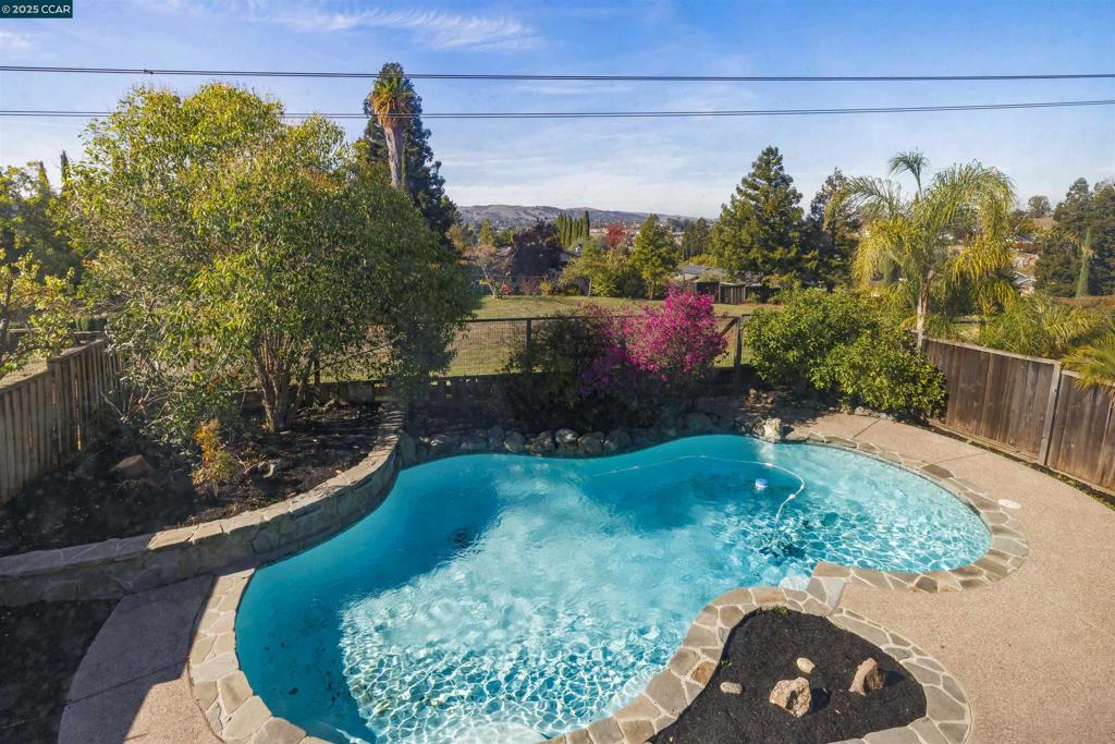 SHANNON HILLS - Residential