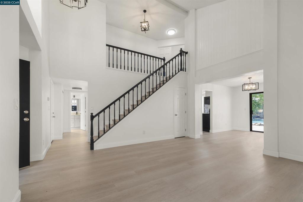 SHANNON HILLS - Residential