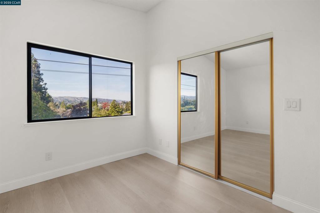 SHANNON HILLS - Residential