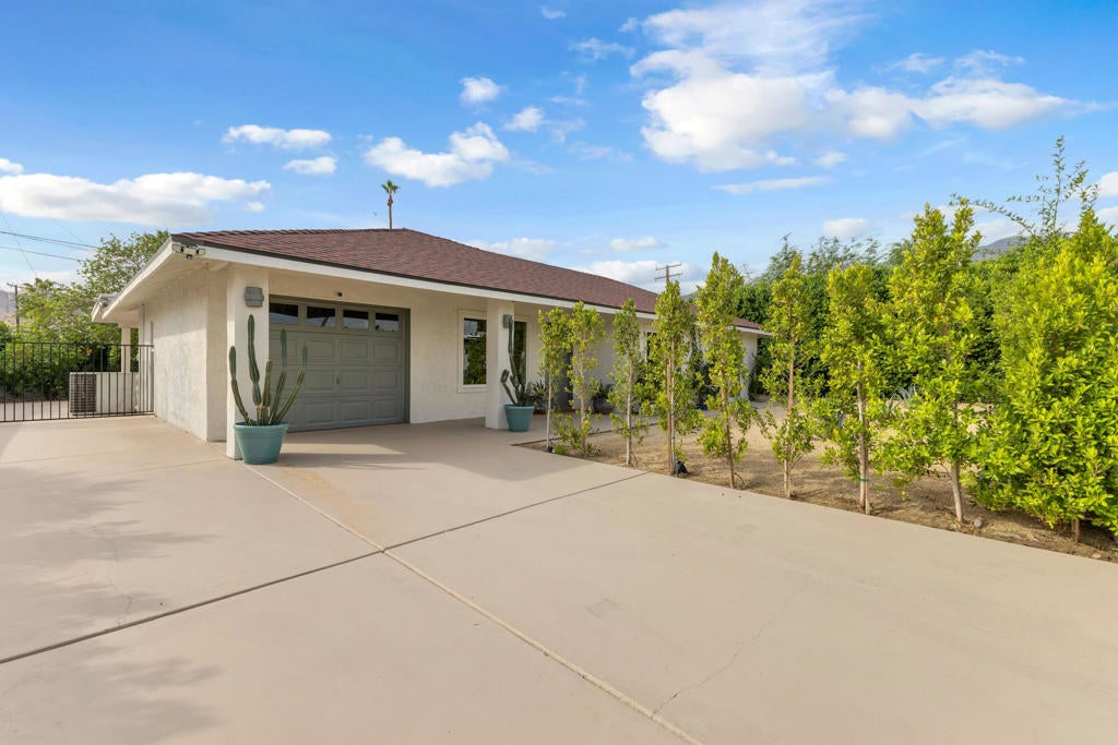 3967 E Sunny Dunes Road