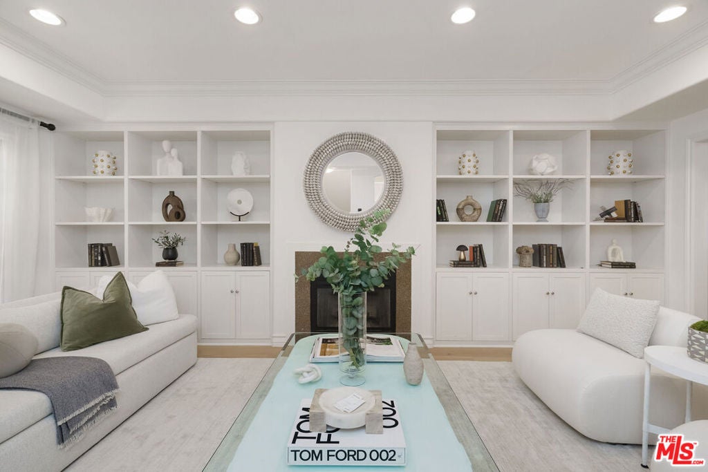 Photo of 11723 Mayfield Avenue #4, Los Angeles, CA 90049 (MLS # 26872237)