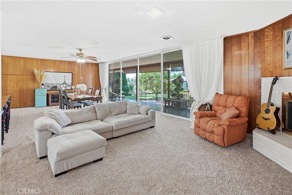 11525 Sunnybrook Lane