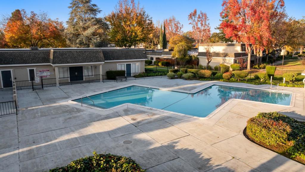 7108 Coral Gables Circle