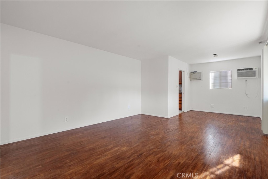 8736 Klinedale Avenue