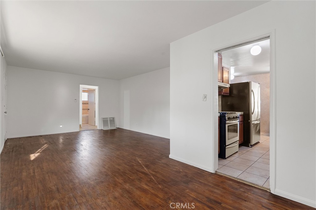 8736 Klinedale Avenue