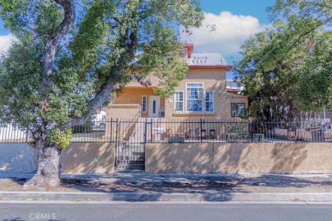 Photo of 437 Isabel Street, Los Angeles, CA 90065 (MLS # DW25214679) Photo of 437 Isabel Street, Los Angeles, CA 90065 (MLS # DW25214679)