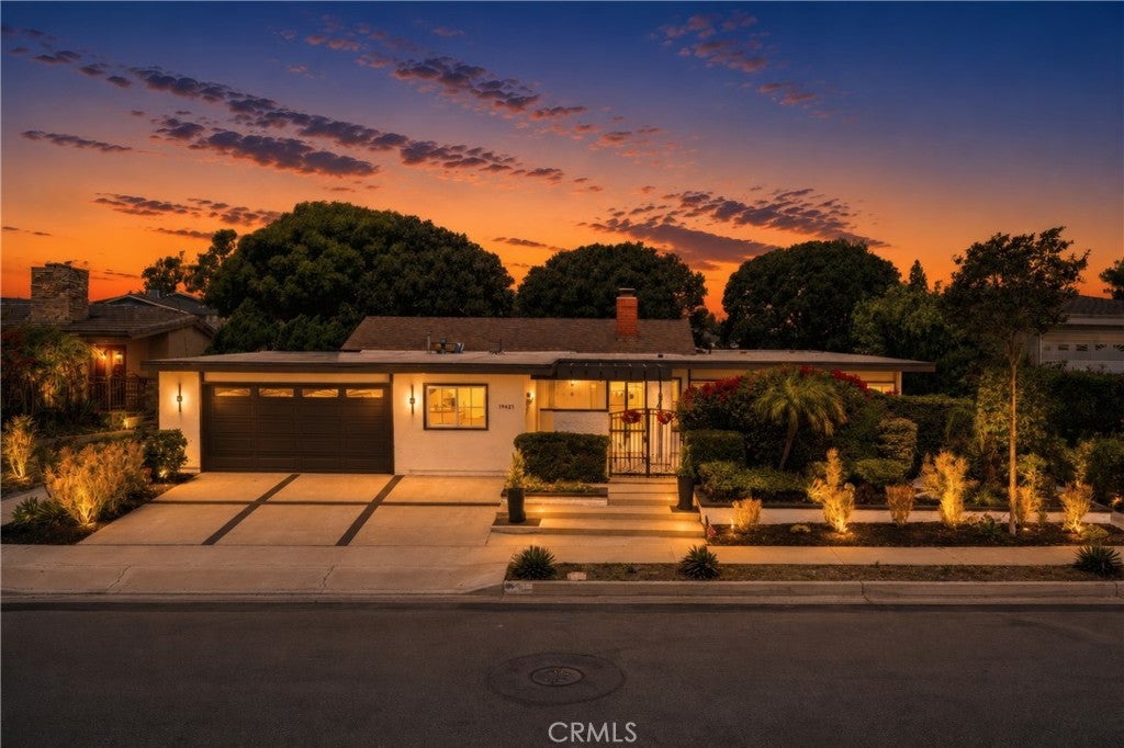 19421 Sierra Lago Rd