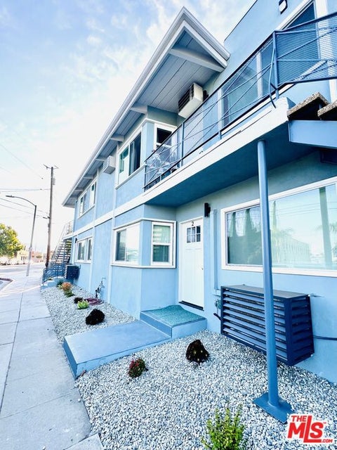 Photo of 421 E Chevy Chase Drive #A, Glendale, CA 91205 (MLS # 26941469)
